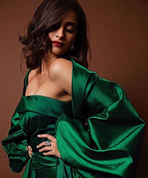 sonam kapoor sexy video|Sonam Kapoor Ahujas emerald gown from Miss Sohee is